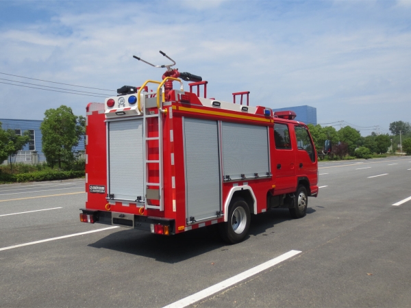 藍(lán)牌五十鈴水罐消防車