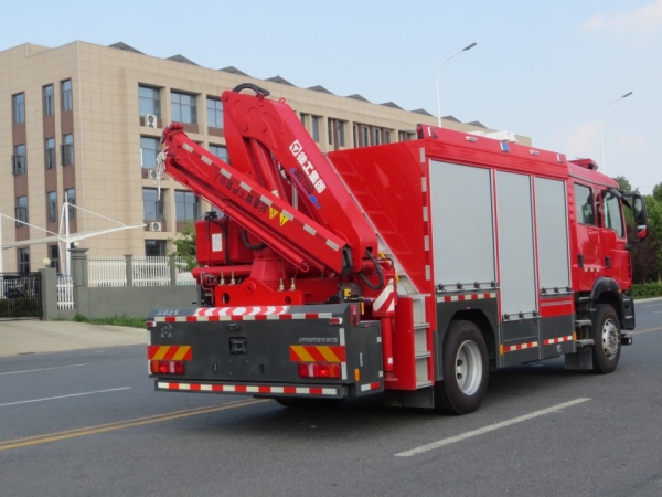 汕德卡搶險(xiǎn)救援消防車