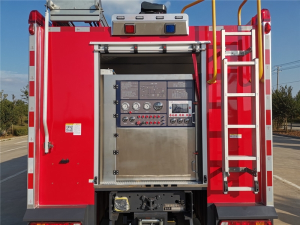 汕德卡壓縮空氣泡沫消防車