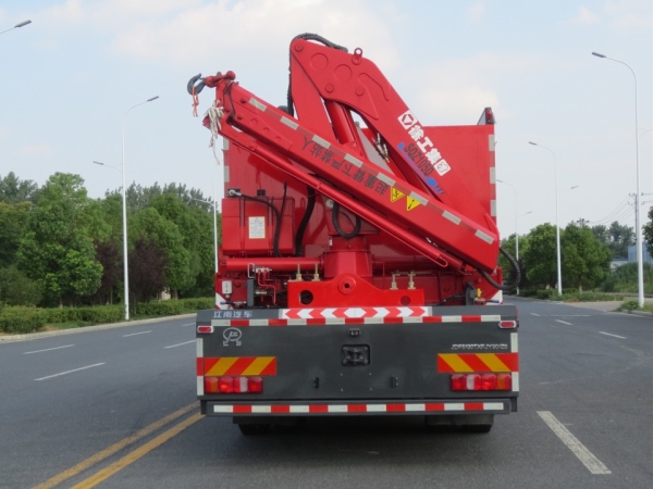 汕德卡搶險(xiǎn)救援消防車